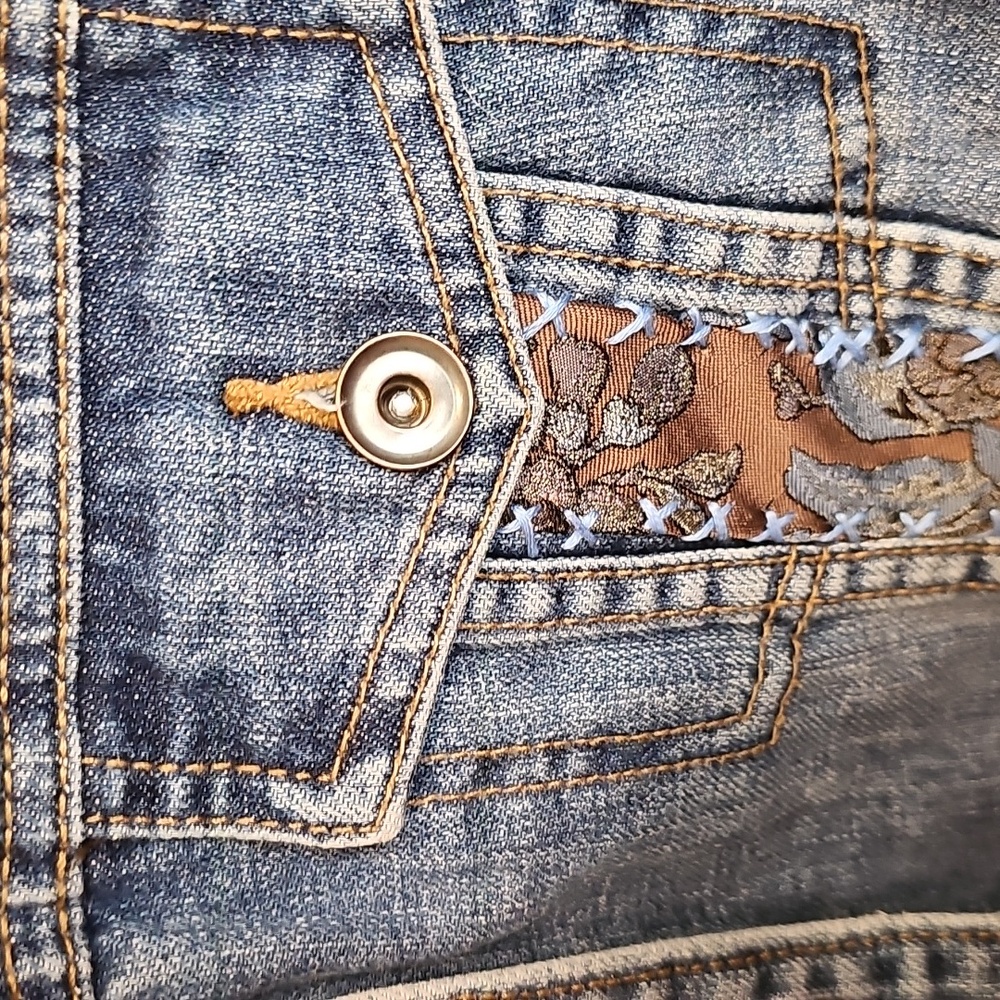 UPCYCLED DENIM JACKET - Picture 12 of 13